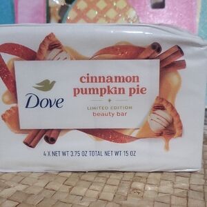 Dove Cinnamon Pumpkin Pie Beauty Bar . 4 Bars.